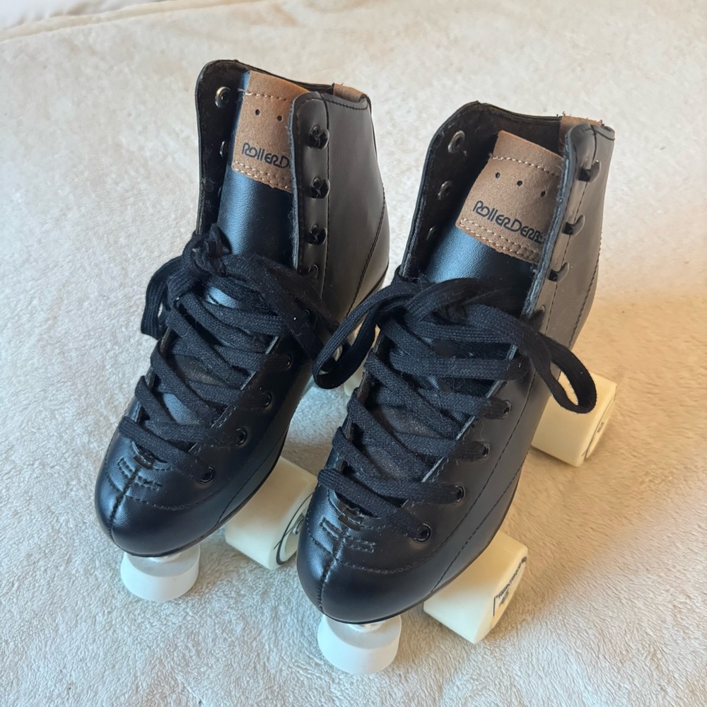 Roller Derby Cruze XR High Top Roller Skates (Womens 5 / Boys 4)